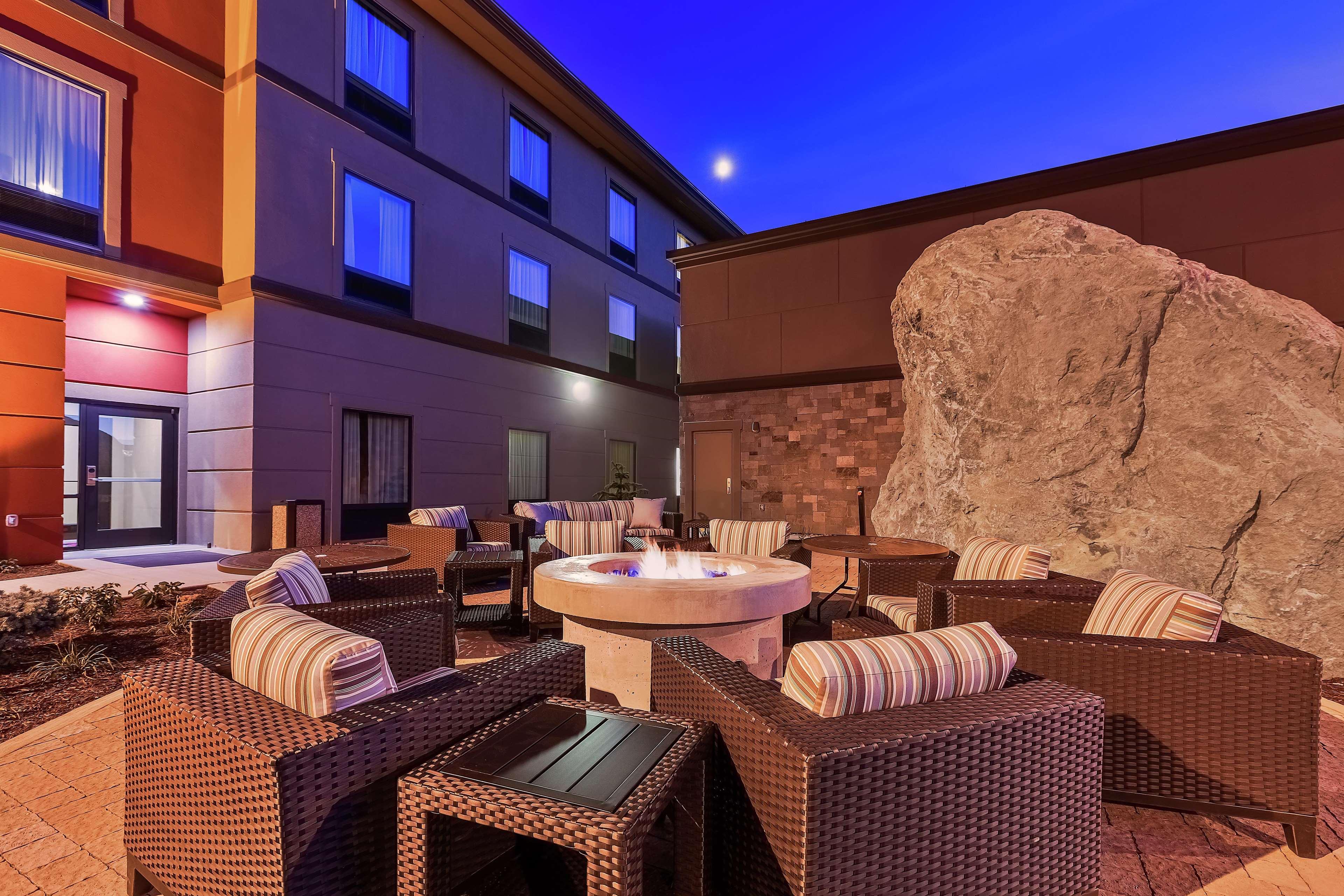 Hampton Inn & Suites Бенд Екстер'єр фото